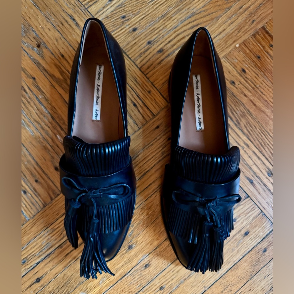 & Other Stories Leather Loafer w/ tassels. EU sz 37.